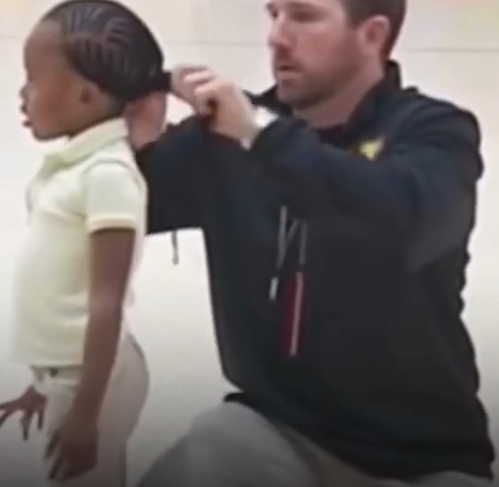 Coach goes viral online for this one act during kids’ basketball game