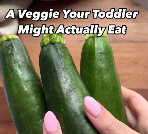 Here’s a simple, super tasty Garlic Parmesan Zucchini